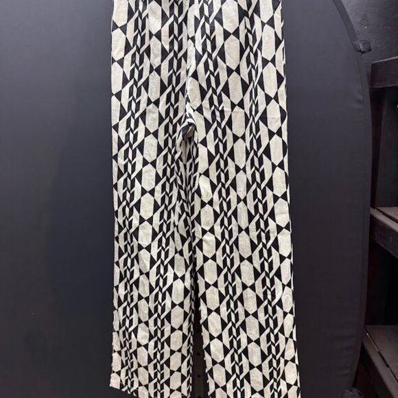 Le Lis Pattern Wide Leg Pants - Picture 4 of 5
